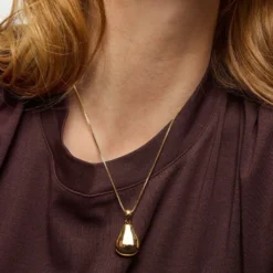 Halsband Stay Close